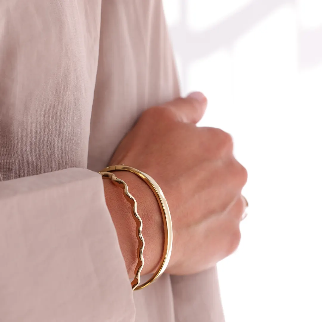 14K gold Curved Bracelet - Image 3