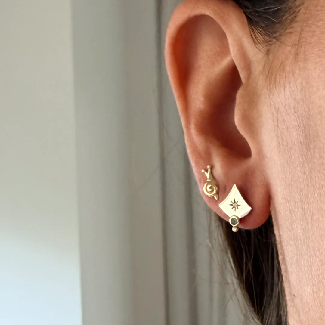 14K Gold Curved Triangle Stud Earrings with Diamonds & Emerald - Image 3