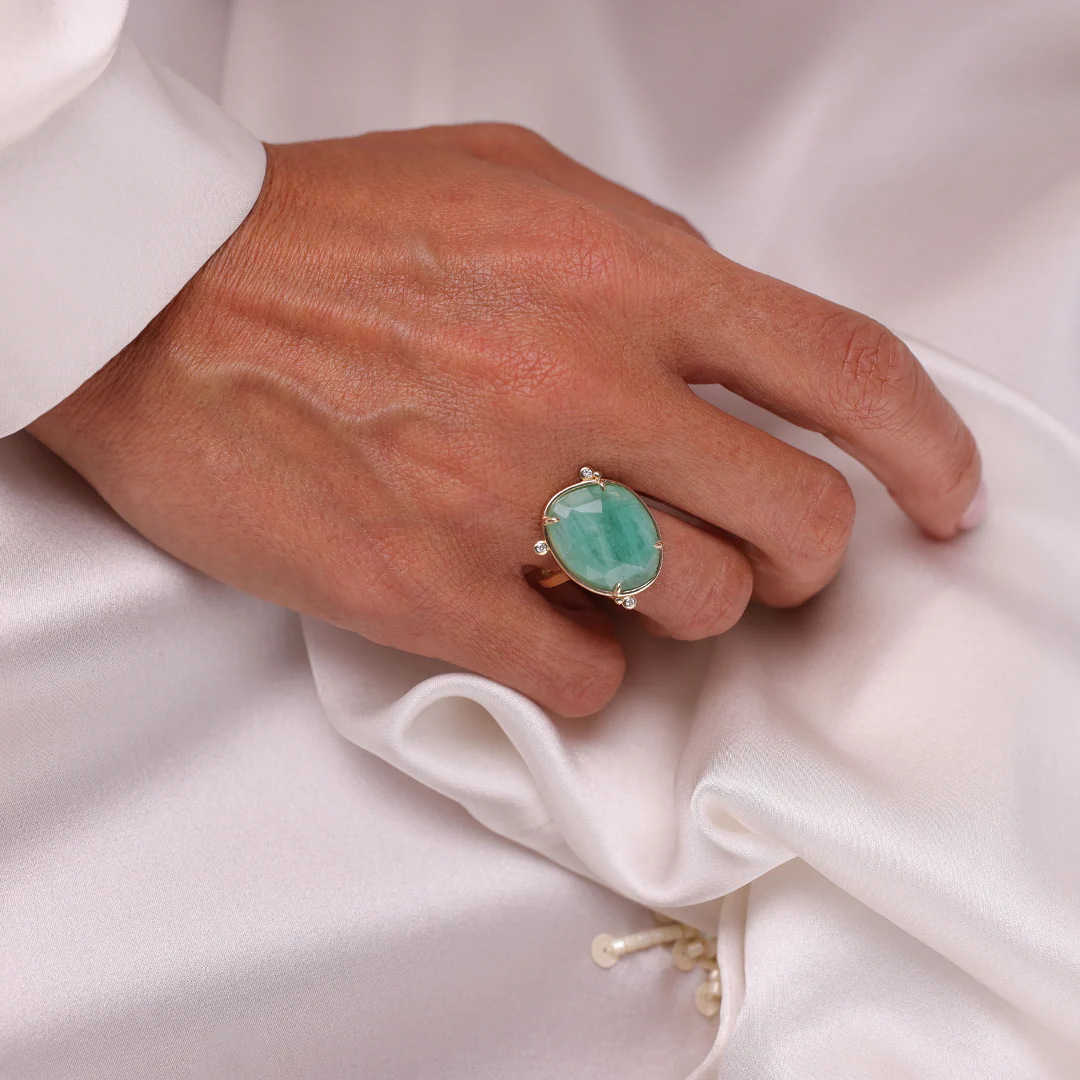 14K Gold Emerald Ring with 3 Diamonds - Image 3