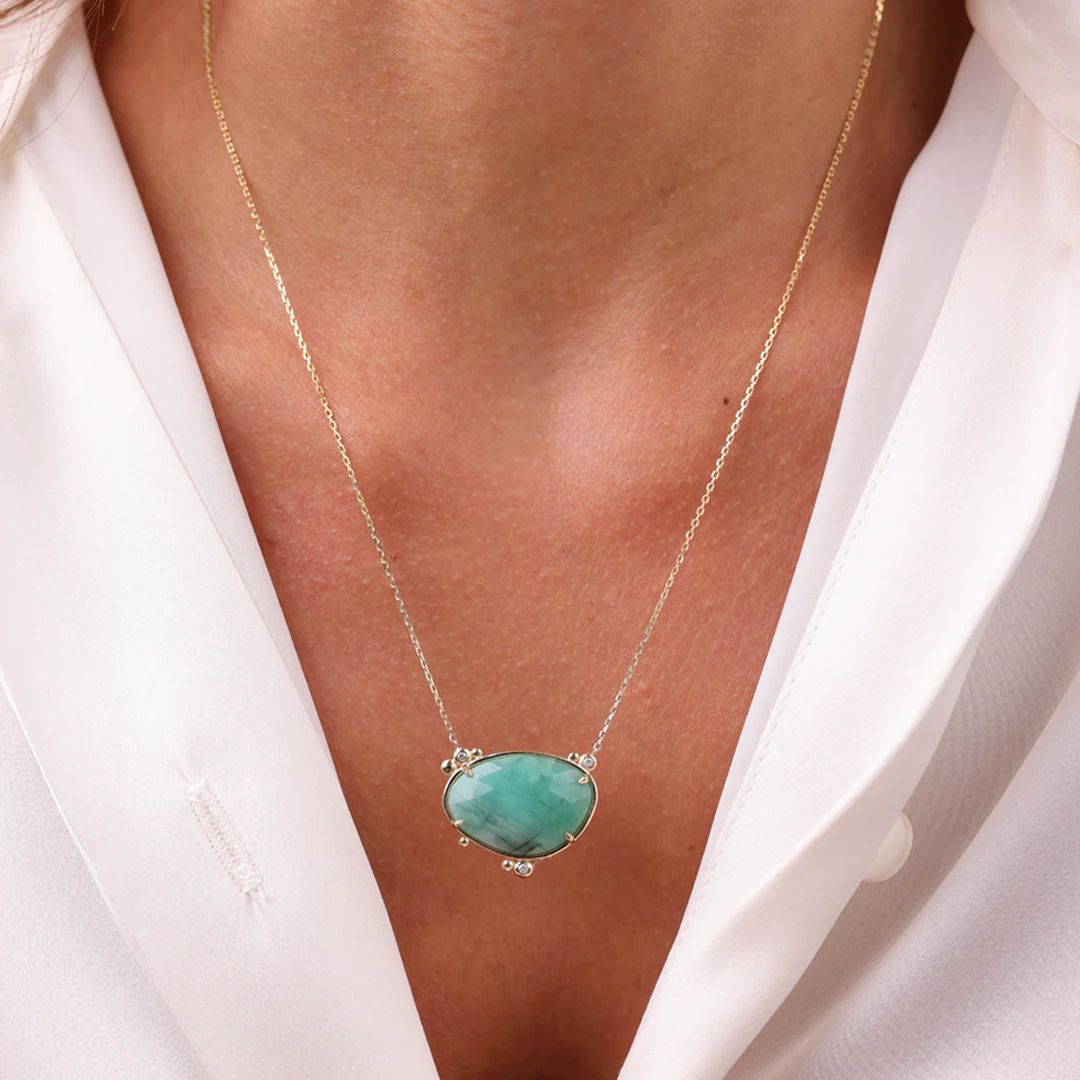 14K Gold Horizontal Emerald Necklace  with 3 diamonds - Image 3