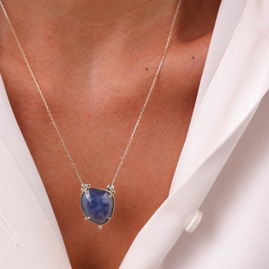 14K Gold Irregular Sapphire Necklace with 3 diamonds - Image 4