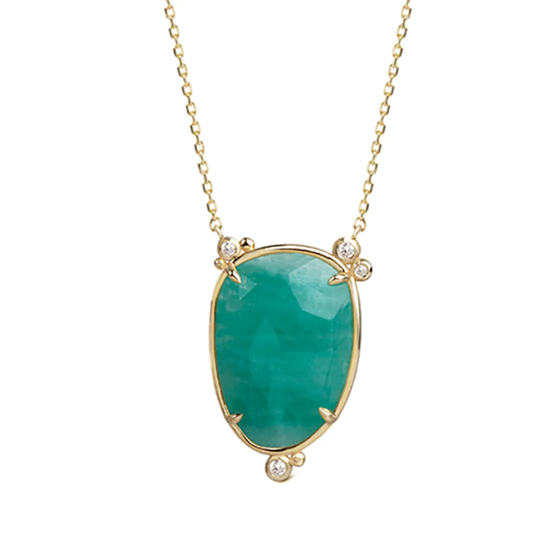 14K Gold Oval Emerald Necklace with 4 diamonds