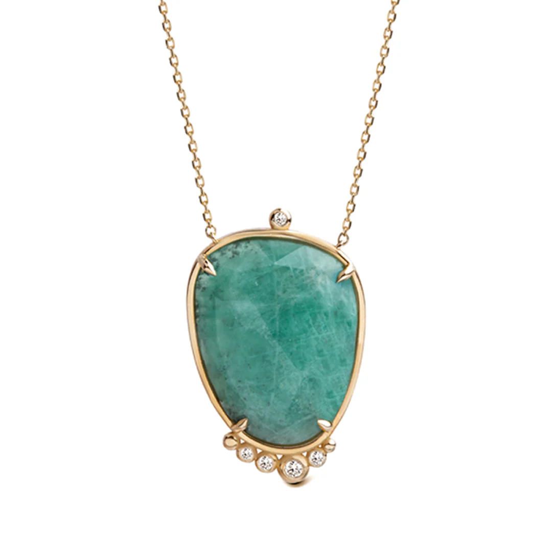 14K Gold Oval Emerald Necklace with 5 diamonds