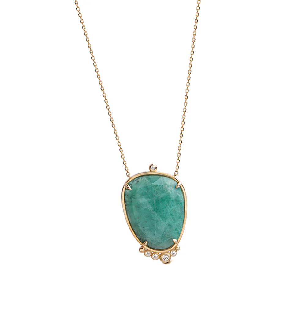 14K Gold Oval Emerald Necklace with 5 diamonds - Image 2