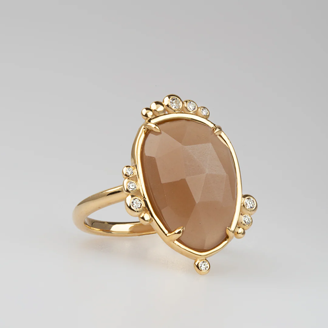 14K Gold Oval Moonstone Ring with 9 Diamonds - Image 2