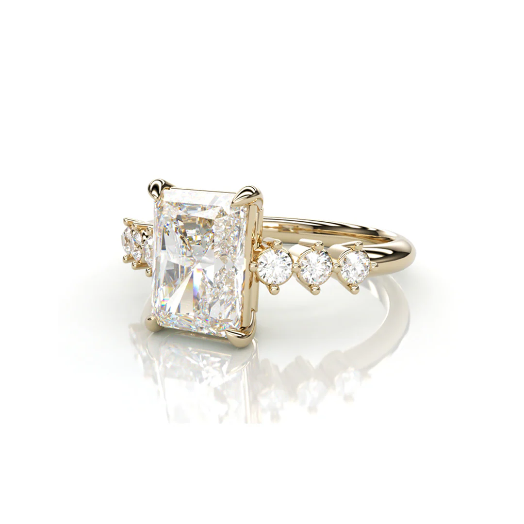 18K Yellow Gold Emerald LAB Diamond Ring with 6 small Diamonds - Image 2
