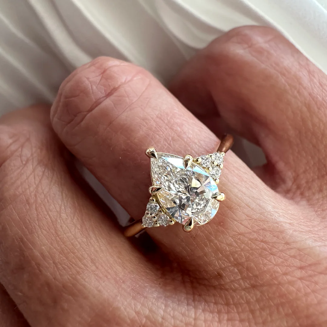 18K Yellow Gold Pear LAB Diamond Ring - Image 3