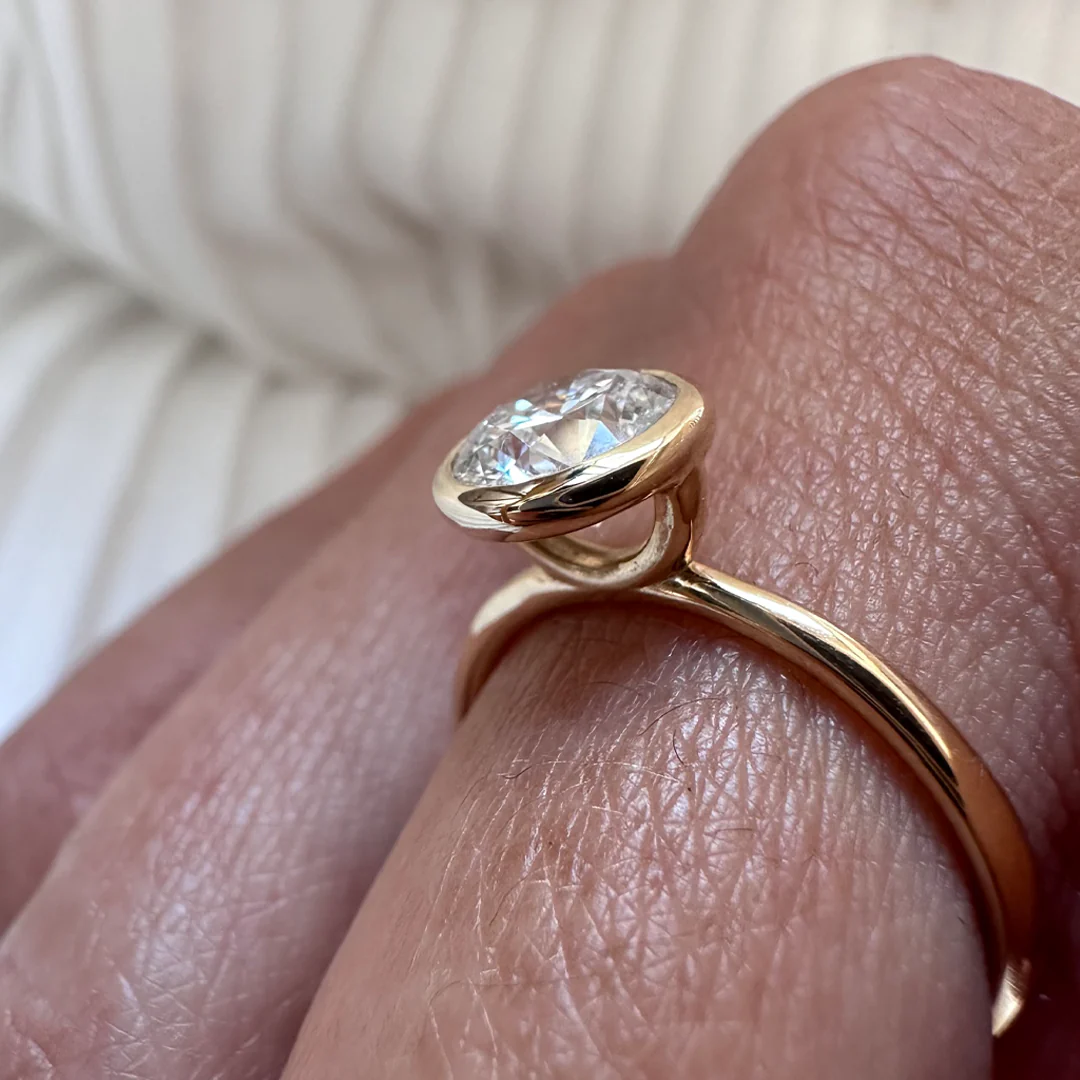 18K Yellow Gold Round LAB Diamond Ring - Image 10