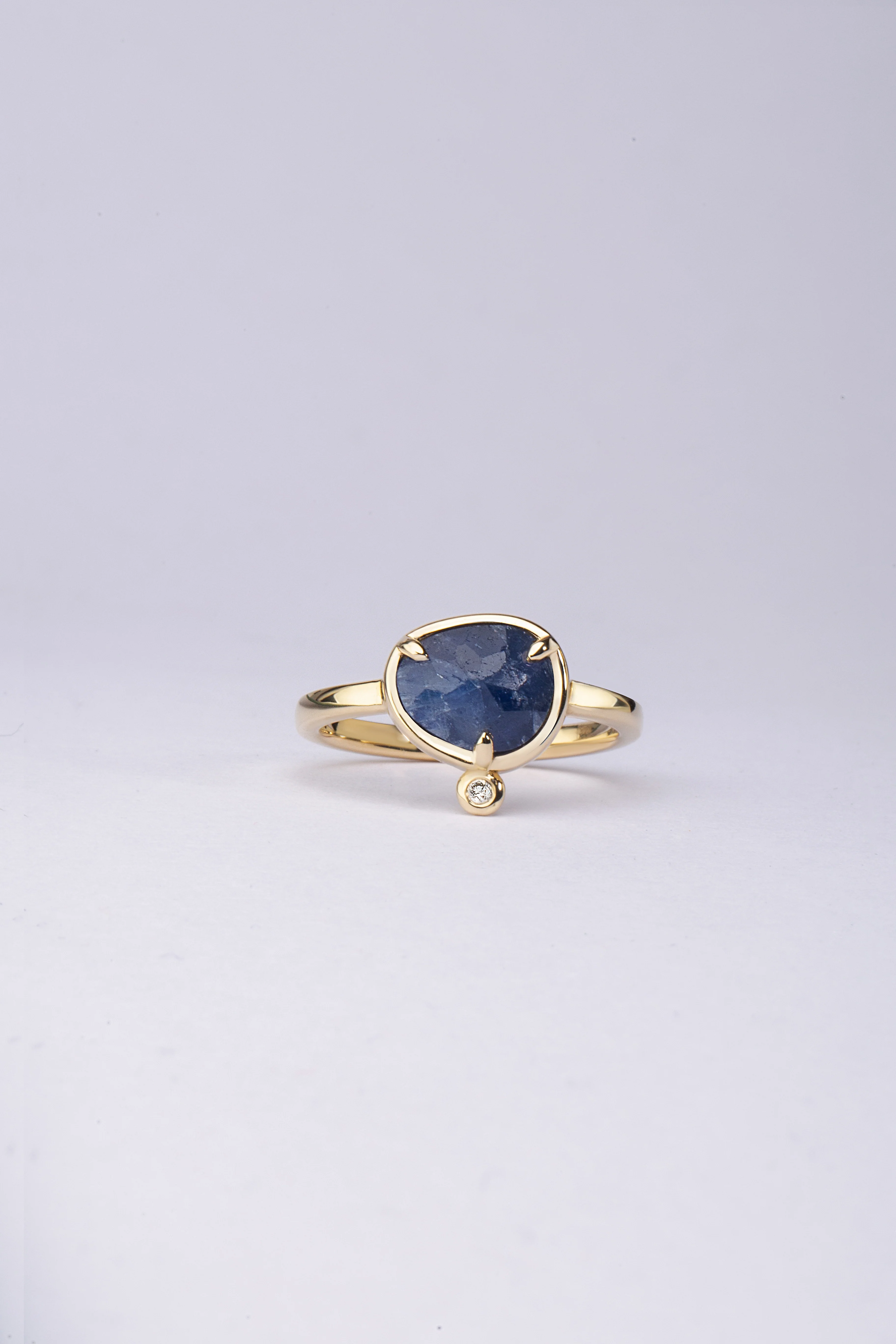 Ocean Kiss  – 14K Gold Ring with Sapphire and Diamond - Image 2