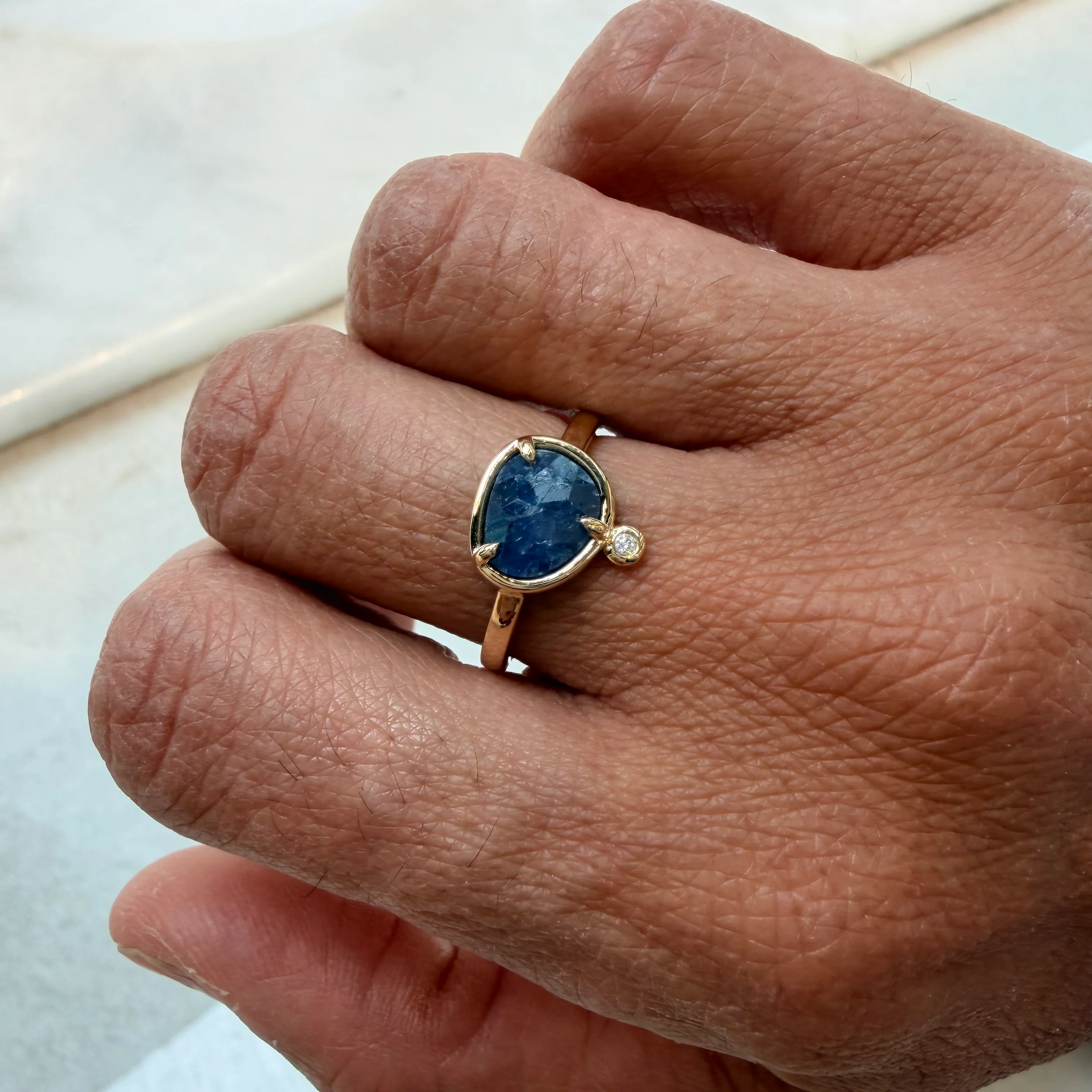 Ocean Kiss  – 14K Gold Ring with Sapphire and Diamond - Image 5