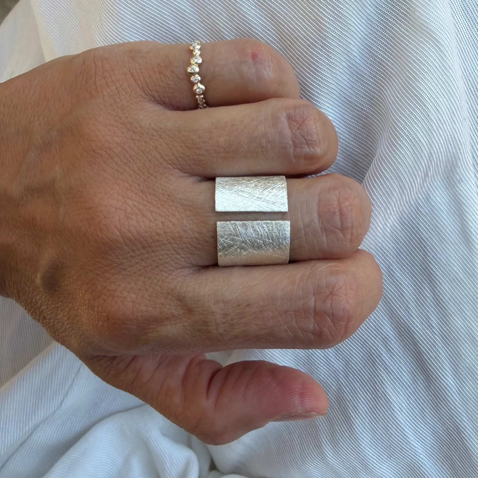 Cylinder Medium Ring