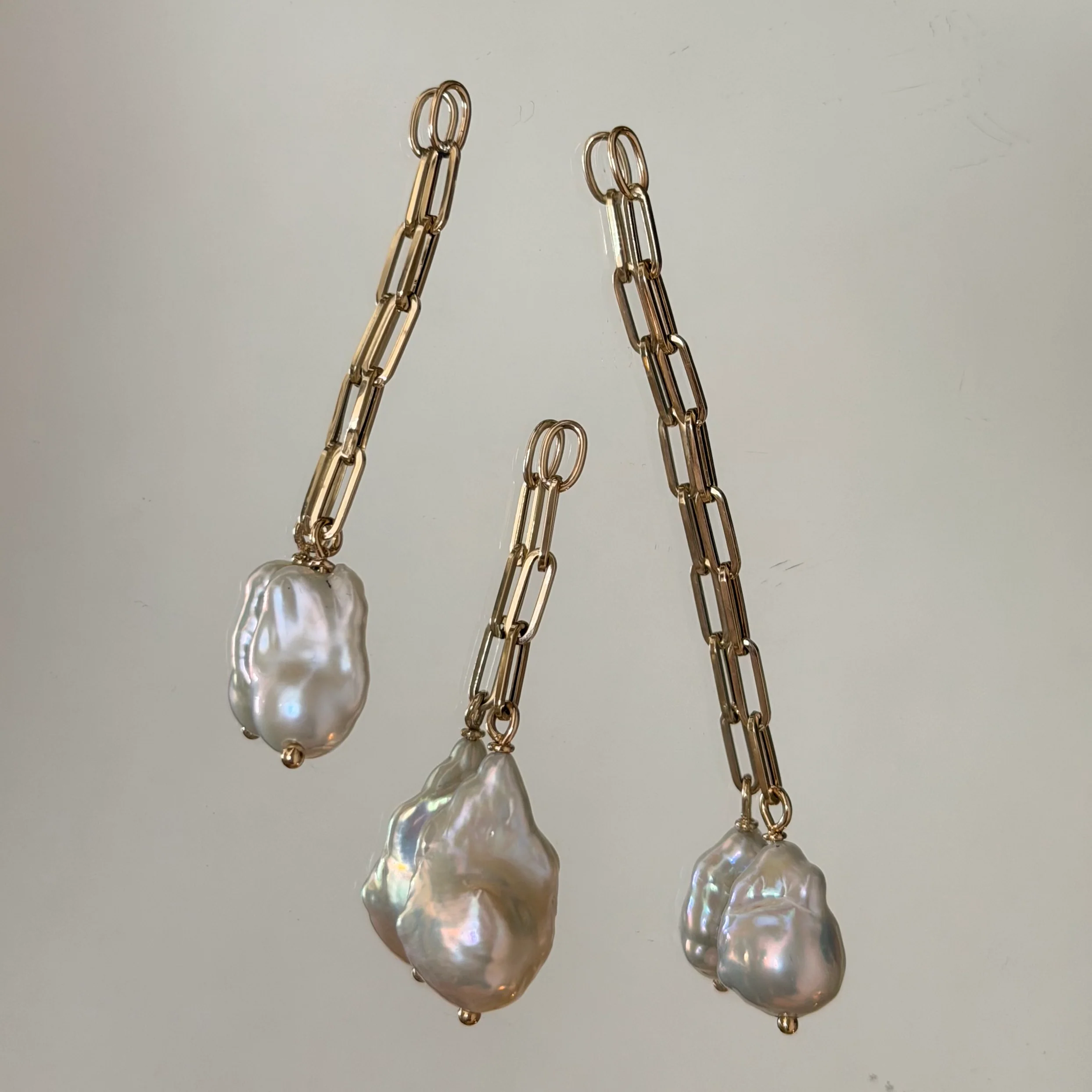 Medium Baroque Pearl Chain Motif - Image 8