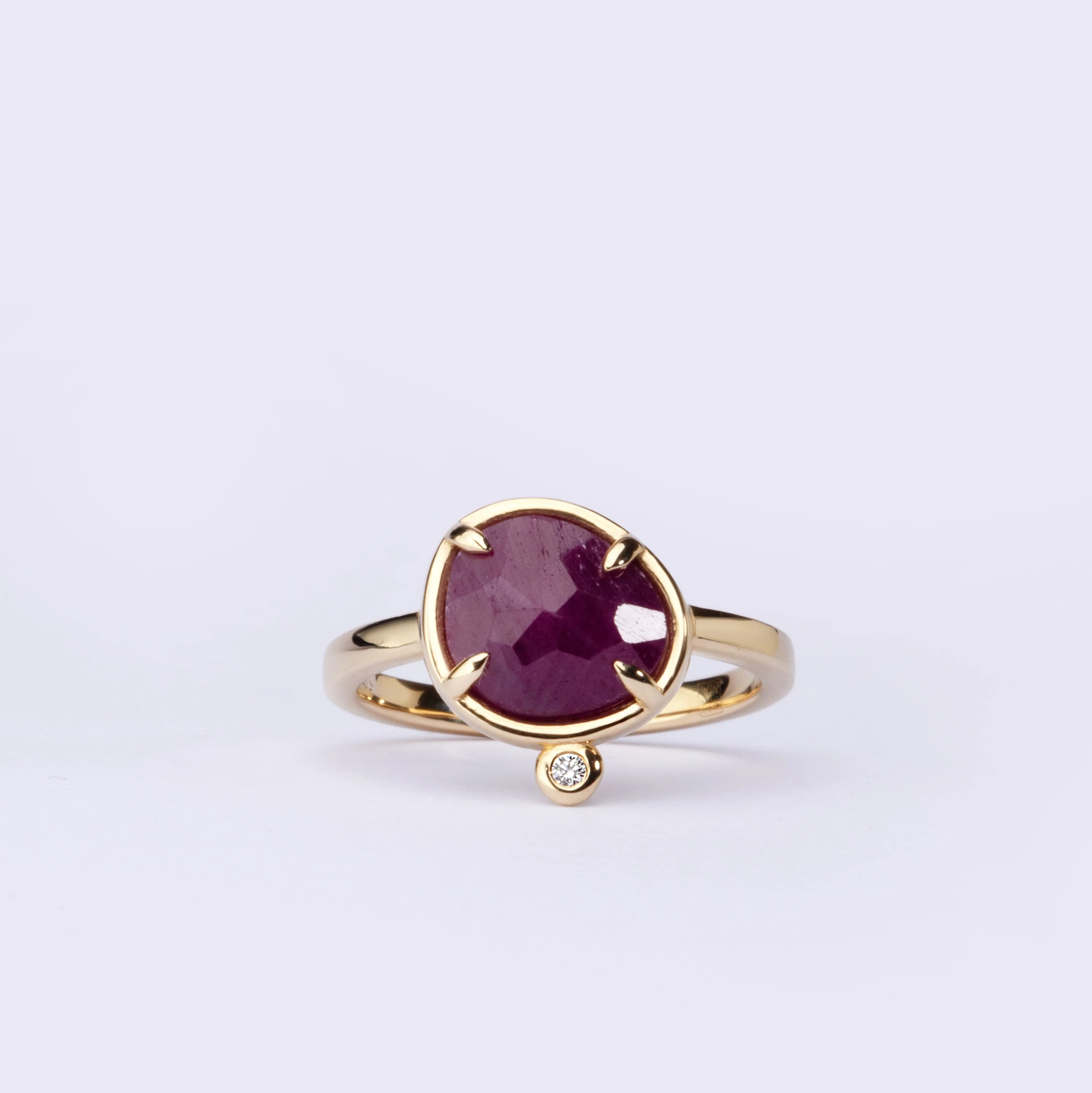 Silent Fire – 14K Gold Ring with Ruby & Diamond - Image 3
