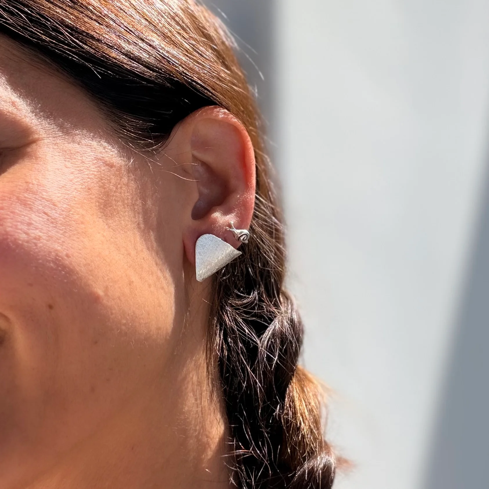 Triangle fold earrings - Image 5